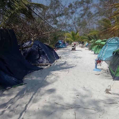 Sandbank Restaurant & Camping Koh Rong Kaoh Touch Exterior photo