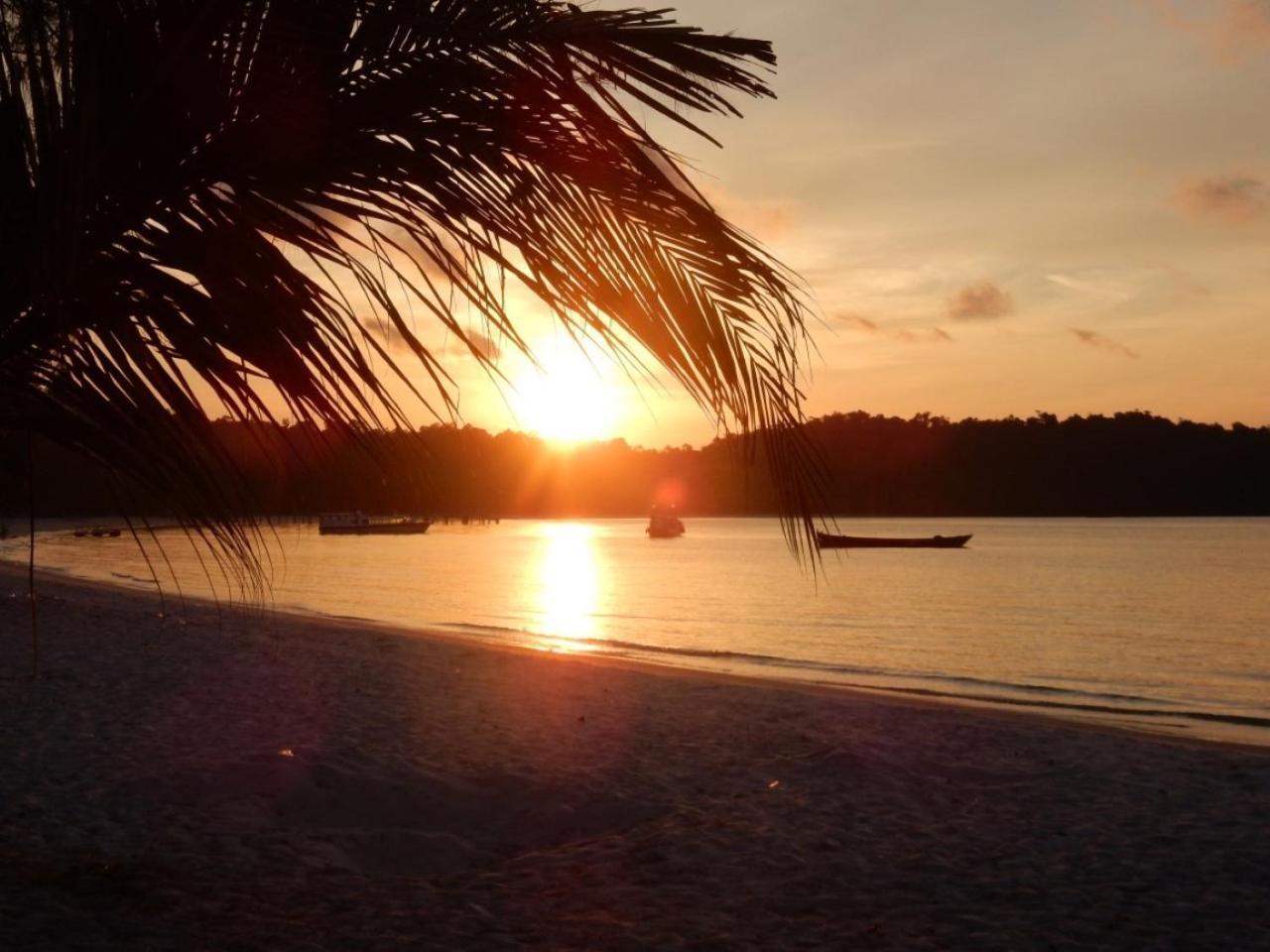 Sandbank Restaurant & Camping Koh Rong Kaoh Touch Exterior photo