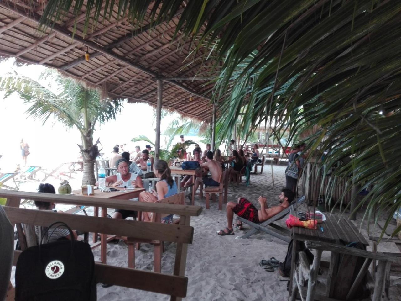 Sandbank Restaurant & Camping Koh Rong Kaoh Touch Exterior photo