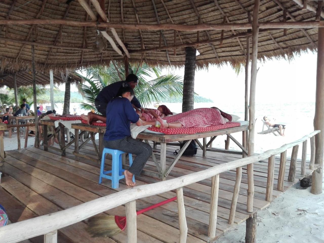 Sandbank Restaurant & Camping Koh Rong Kaoh Touch Exterior photo