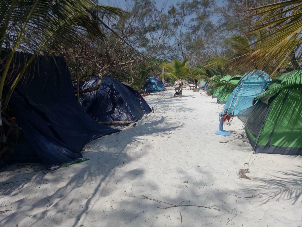 Sandbank Restaurant & Camping Koh Rong Kaoh Touch Exterior photo